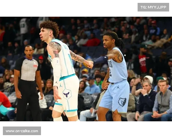 猛龙半场领先灰熊五分 展现强势攻防节奏 猛龙半场领先灰熊五分 展现强势攻防节奏