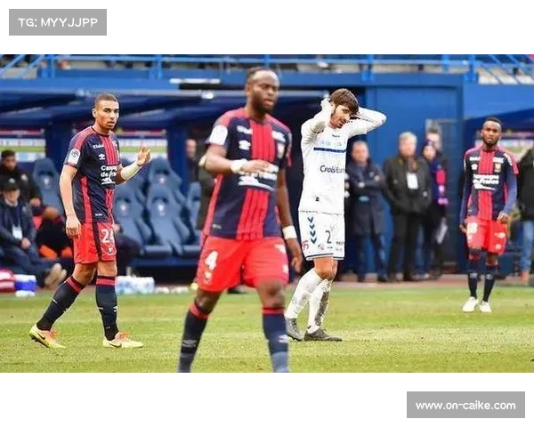 凯巴尔荣膺法甲八月最佳球员 带领巴黎FC闪耀表现